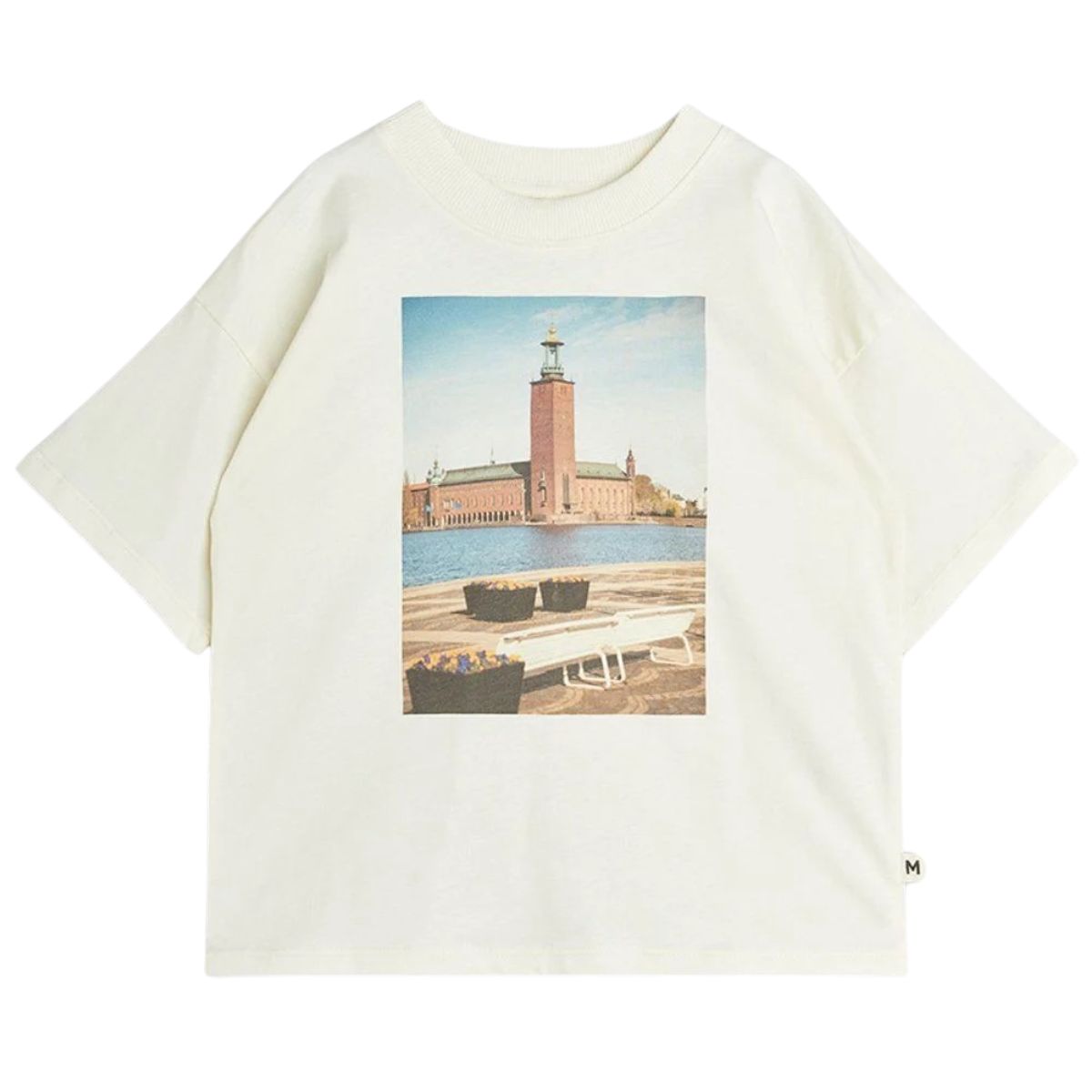 The City Hall Tee from Mini Rodini. Designed with a large print of the iconic City hall in Stockholm.