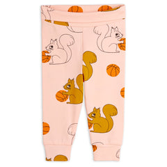 The Squirrels Leggings from Mini Rodini. Leggings in our newborn model with wide waist and cuffs at leg ends.