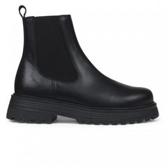 Chelsea Boot With Track Sole