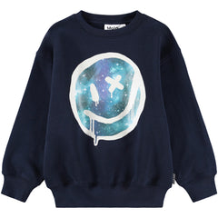The Mar Sweatshirt from Molo. Black sweatshirt made of soft organic cotton with a large white print of a spray-painted smiling face.