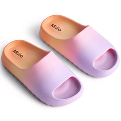 The Zion Slippers from Molo. Moulded bath slippers in purple and orange. Water-repellent and ideal for pool and beach.