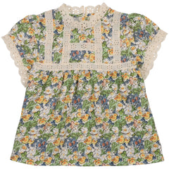 The Beverly Blouse from The New Society. Blouse in 100% linen with all over print and laces.