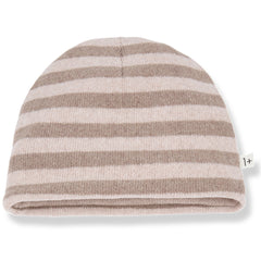 The Dag Reversible Beanie from 1+ in the Family. Soft knitted baby beanie with a cozy fit and simple stripe pattern.