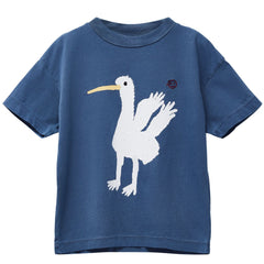 The Kite Tee from Wynken. Crafted from 100% organic cotton. Featuring our playful bird print.