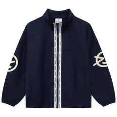 The Glide Jacket from Wynken. This lightweight and functional summer jacket with long sleeves and a zip-up front.